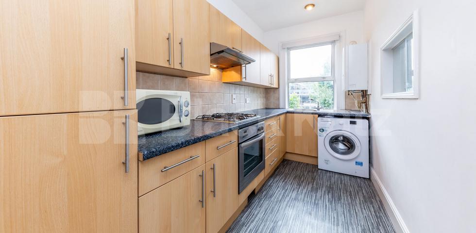 			NEW INSTRUCTION!, 2 Bedroom, 1 bath, 1 reception Flat			 Shirland Road, WARWICK AVENUE - MAIDA VALE